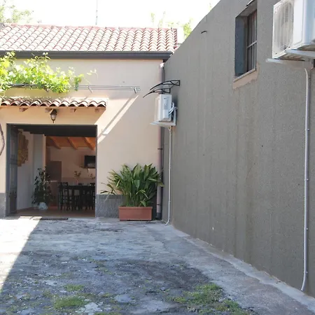I Colori Dell'etna Ferienhaus